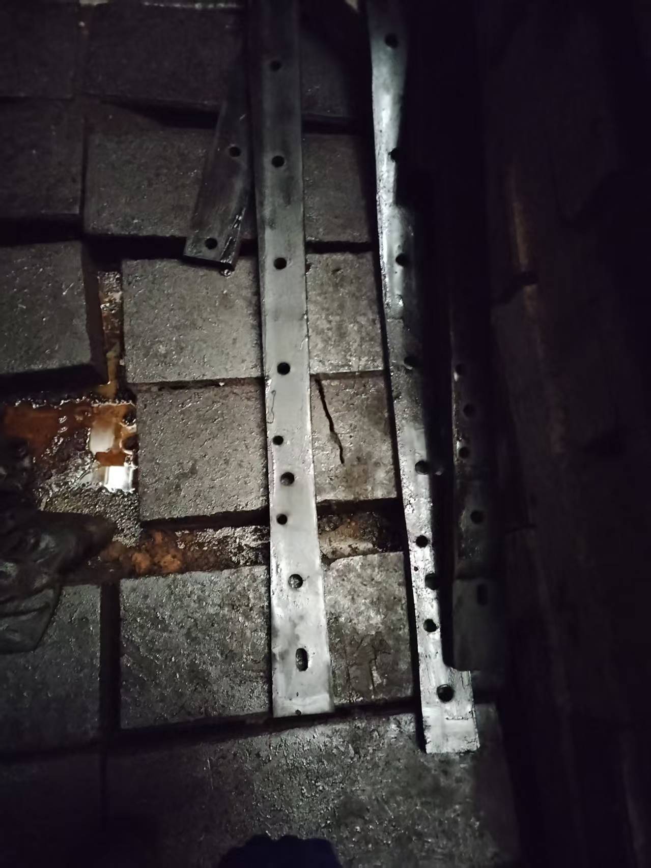 12月31日唐山钢铁公司废煤气柜密封招标公告