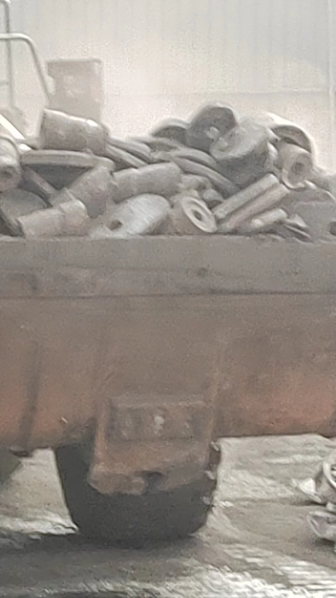 12月29日唐山板材公司废滑板、废下水口招标公告