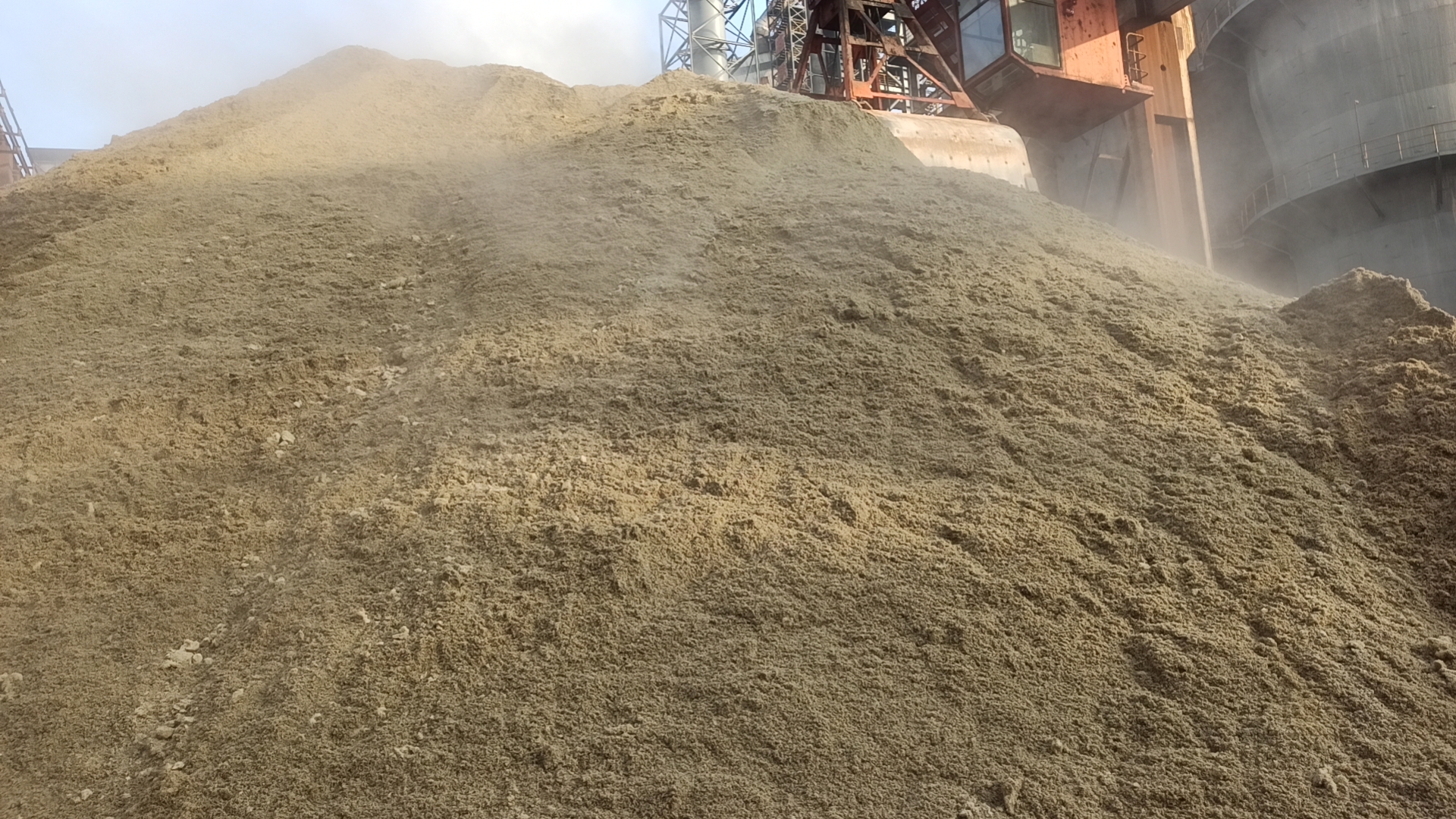 12月31日平顶山炼铁公司水渣物资竞拍0018招标公告